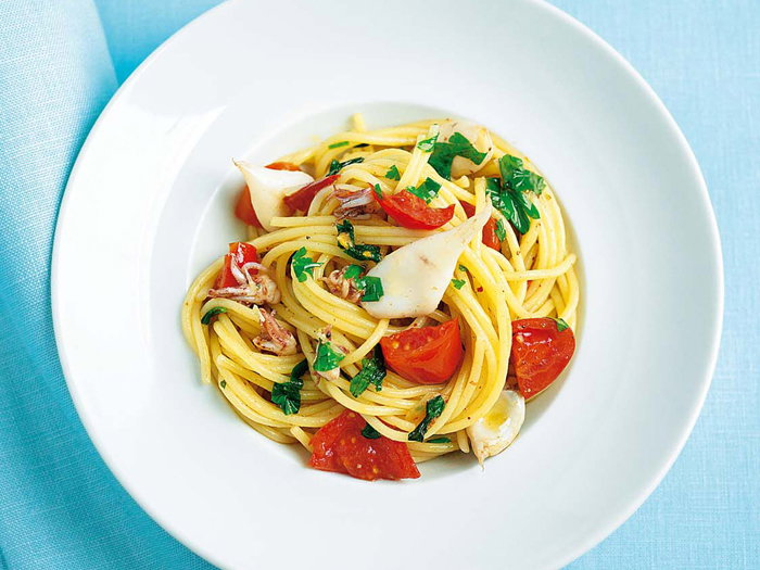 Spaghetti mit Calamaretti und Kirschtomaten von Cornelia Poletto