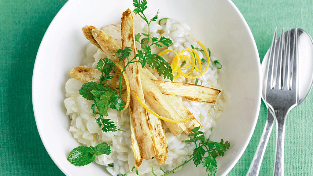 Spargel-Risotto mit Kerbelsalat