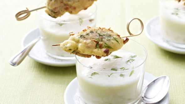 Spargelcremesuppe mit gebratenem Huhn