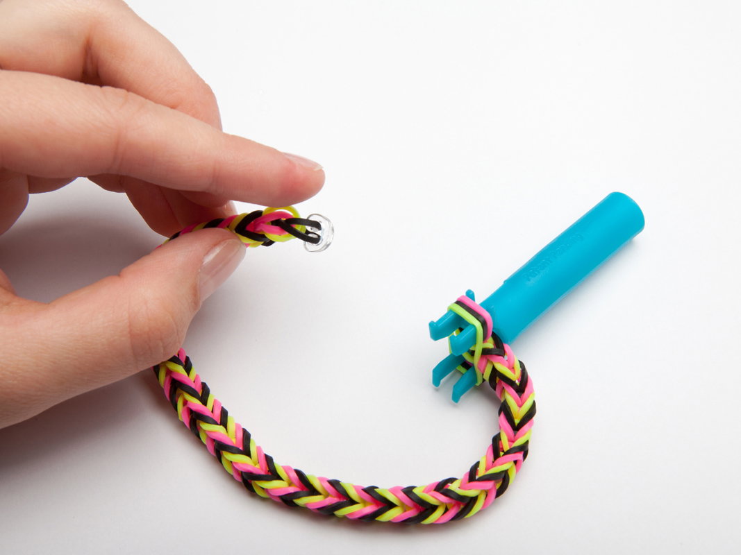 Step 10 Loom-Armband