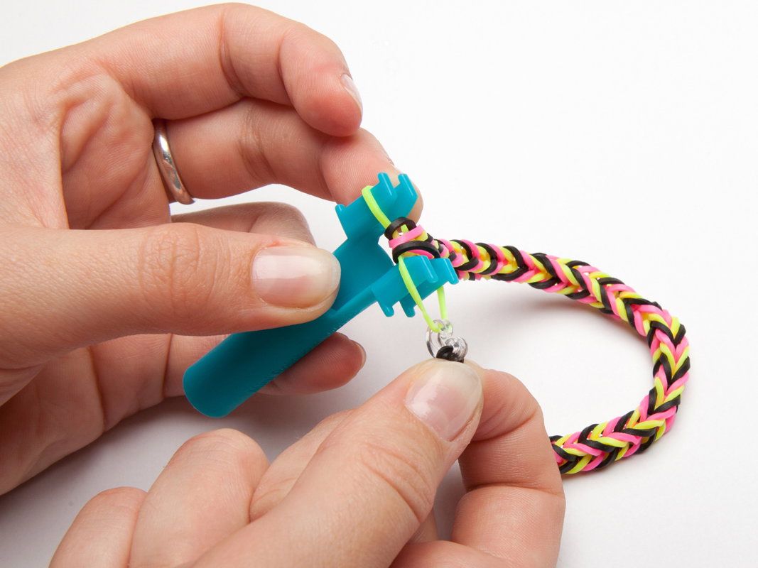 Step 14 Loom-Armband