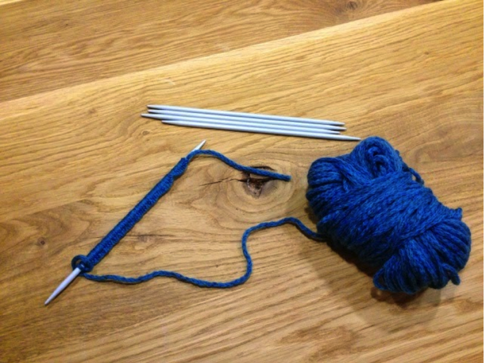 Step 1 Strickanleitung Ringelmütze
