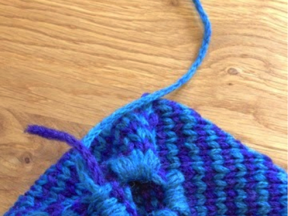 Step 22 Strickanleitung Ringelmütze