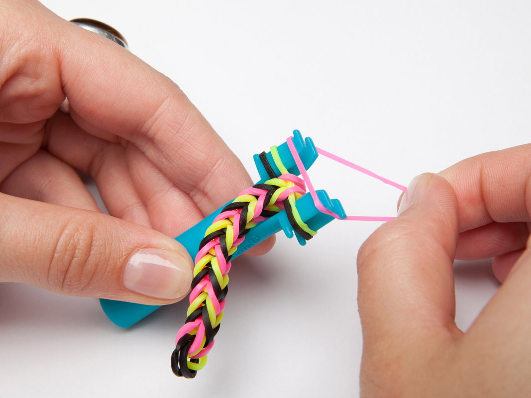 Step 8 Loom-Armband