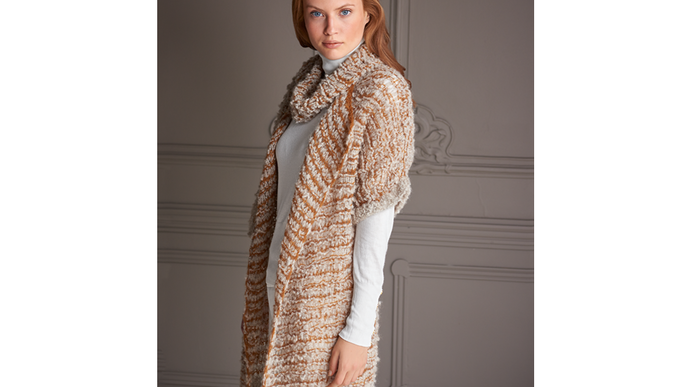 Cardigan und Schal im Fallmaschenmuster 