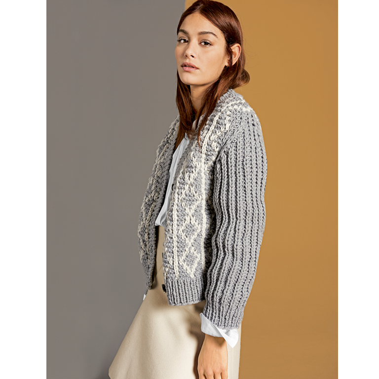 Weiche Strickjacke mit Rippenmuster: Strickanleitung