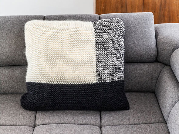 Strickanleitung Kissenhülle in Schwarz-Weiß