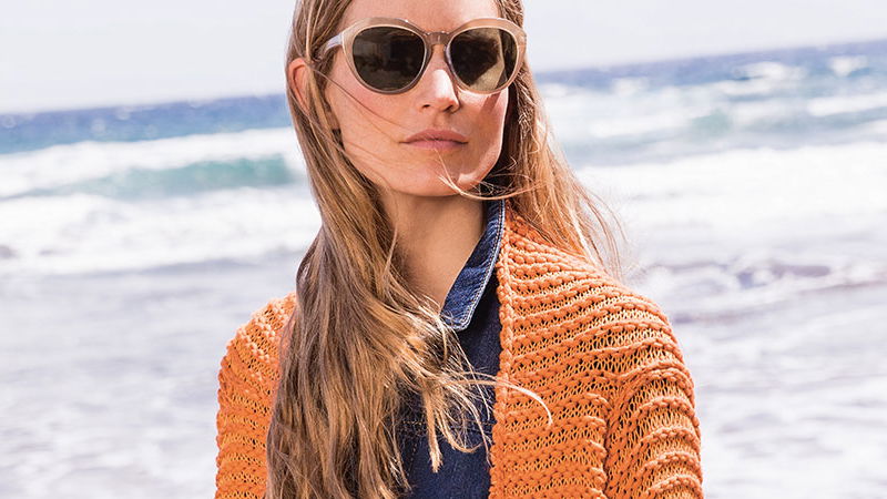 Strickanleitung für die hummerfarbene Strickjacke - perfekt für Boho-Kleider, Jeans & Co.