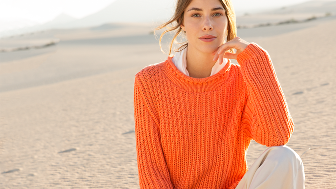 Ein echtes Statement: Pullover in leuchtendem Orange zum Nachstricken