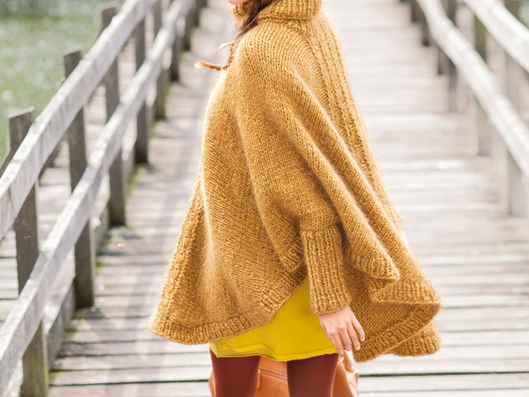 Stricken Heft 21/13: Poncho mit Rollkragen
