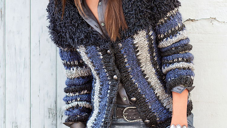 Trendige Cape-Jacke zum Selberstricken 