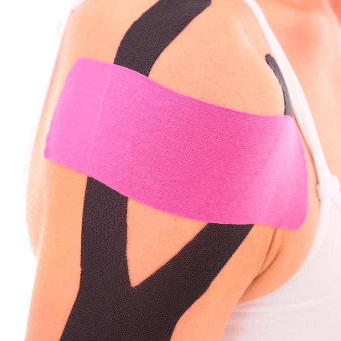 Arm wurde mit Tape behandelt