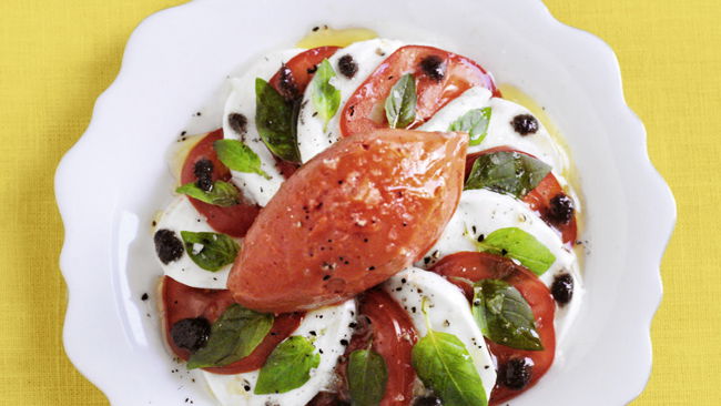 Tomate-Mozzarella-Salat nach Cornelia Poletto