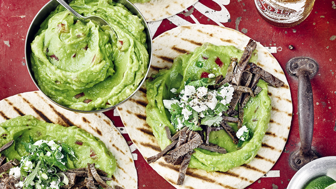 Tostadas mit Rindfleischstreifen