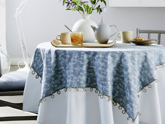 Trendige Two-in-one Tischdecke