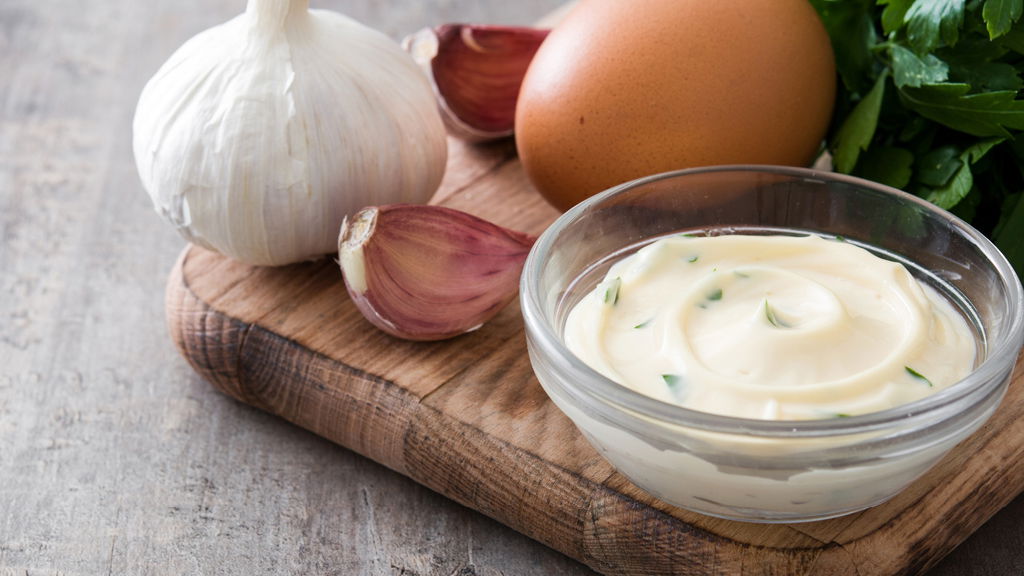Vegan oder klassisch: Rezepte für Aioli-Creme