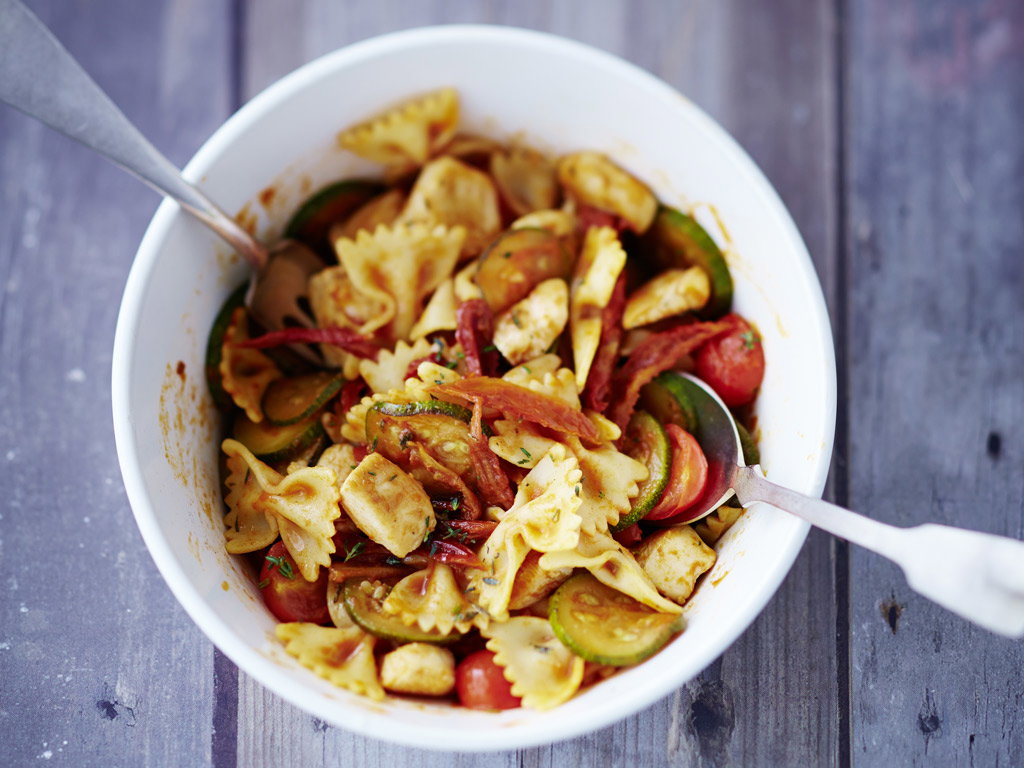 Warmer Nudelsalat mit Hähnchen von Weight Watchers