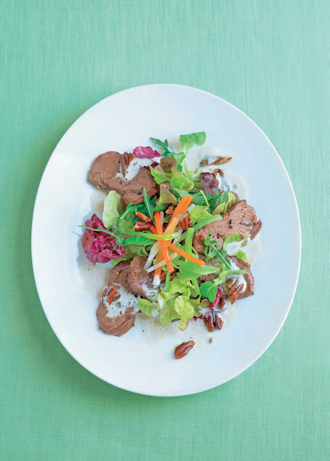 Winterlicher Blattsalat mit Rehfilet