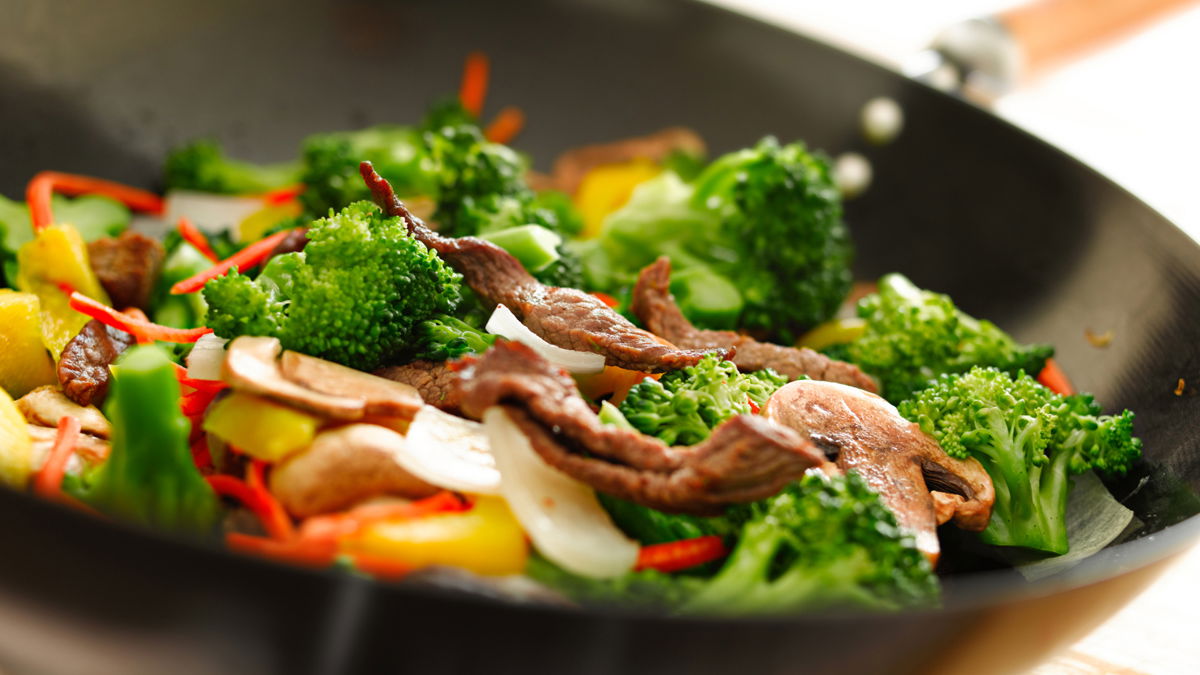 So gelingt das Kochen mit dem Wok