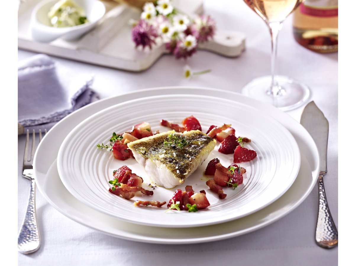 Zanderfilet mit sautierten Erdbeeren -Hier finden Sie das Rezept