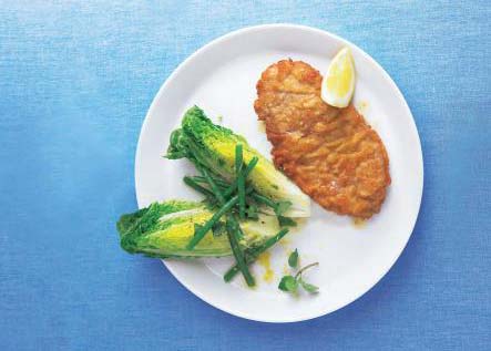Zitronenschnitzel mit Bohnen-Romana-Salat