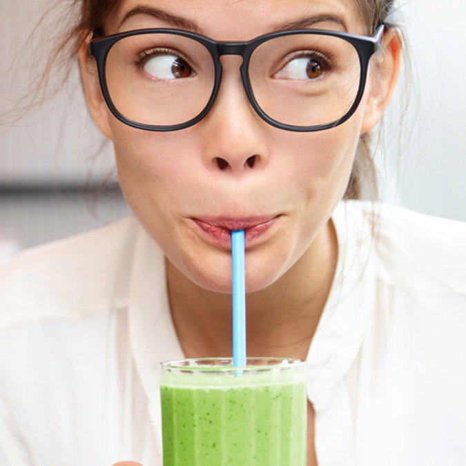 Smoothie Zitrus Splash mit spritzigen Grapefruits und würzigem Sellerie