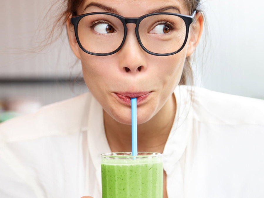 Smoothie Zitrus Splash mit spritzigen Grapefruits und würzigem Sellerie