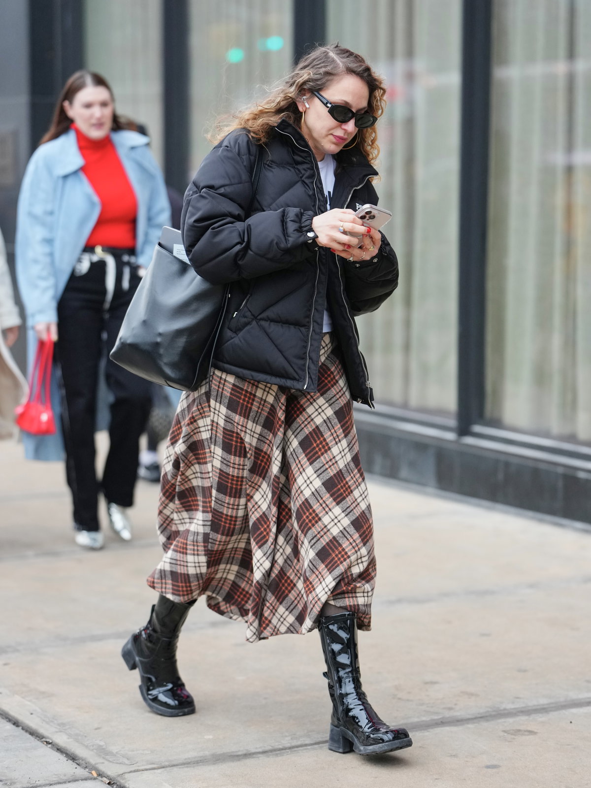 Karo-Rock mit Pufferjacke