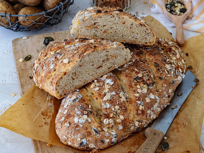 Saftig, würzig und unvergleichlich frisch: So gelingt Ihnen das perfekte Kartoffel-Zwiebelbrot zu Hause