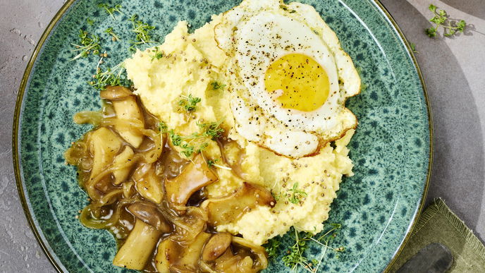 Rezept für Pecorino-Polenta mit Kräuterseitlingen in Biersoße