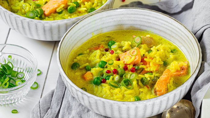 Rezept für Curry-Reissuppe mit Kokos und Lachs