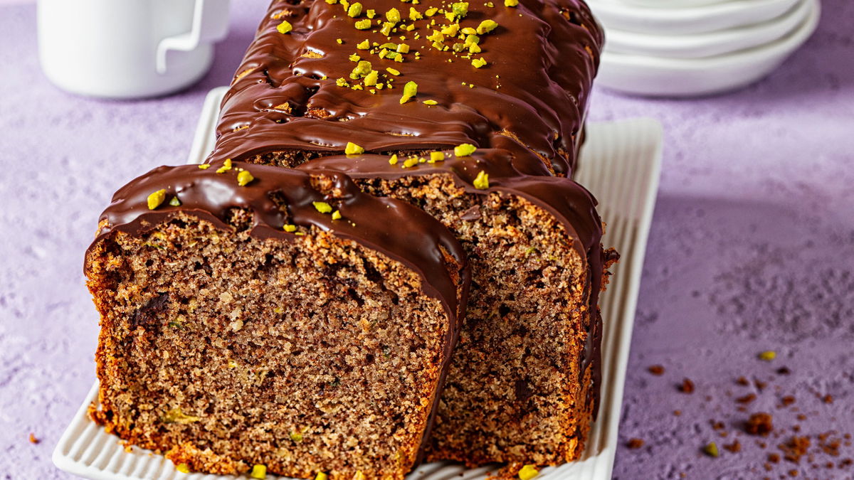 Saftig, nussig, glutenfrei: So gelingt der schokoligste Zucchini-Kuchen mit Zucchini