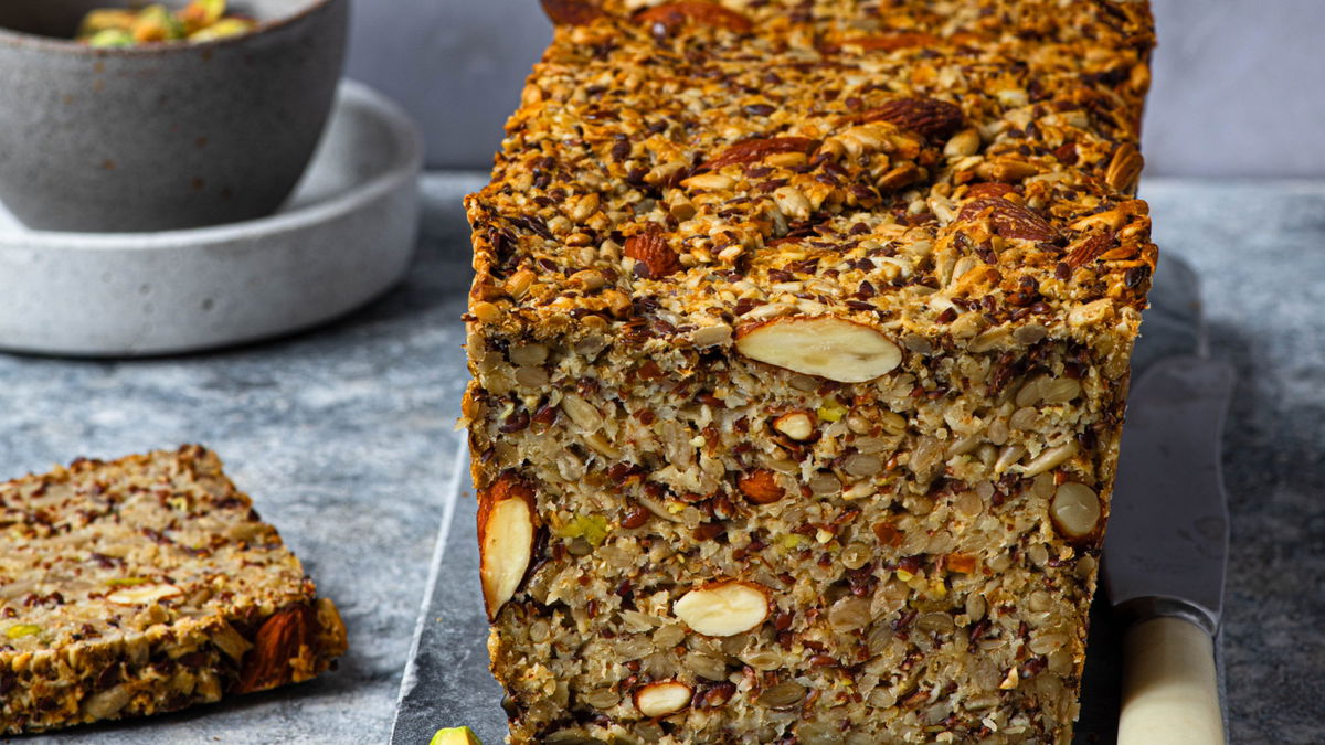 Ganz ohne Mehl gebacken: Das Rezept für glutenfreies Mandel-Saatenbrot