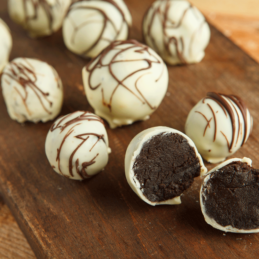 schwarze Oreo-Pralinen mit weißer Schokolade