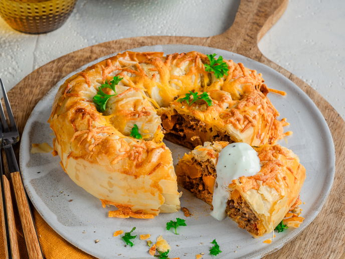 Besser als klassischer Strudel: So gelingt die herzhafte Kürbis-Chili-Schnecke garantiert