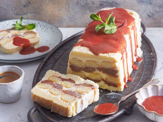 Himmlisch cremig: Dieses Tiramisu-Pflaumen-Parfait ist der ultimative Herbst-Traum