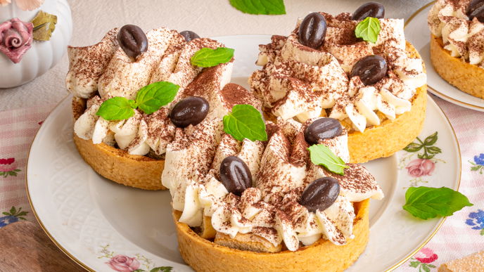 Tiramisu-Tarteletten: Unser Rezept interpretiert den italienischen Dessert-Klassiker neu