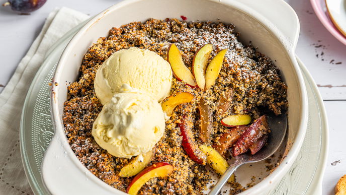 Vergessen Sie klassischen Apfelkuchen! Diese Herbst-Crumble-Rezepte mit Kürbis und Co. lieben jetzt alle